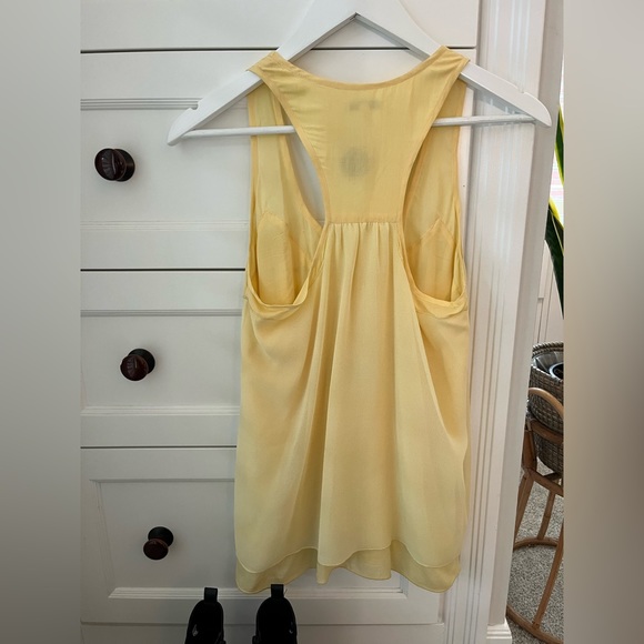 2 for $14! 🎉 GAP ruffled camisole/tank - Picture 2 of 7